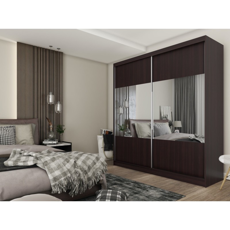 Szafa Celeste 200 w dekorze wenge z lustrami w drzwiach, ustawiona w sypialni obok łóżka